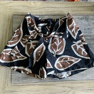 Leaf print high waisted shorts with tie